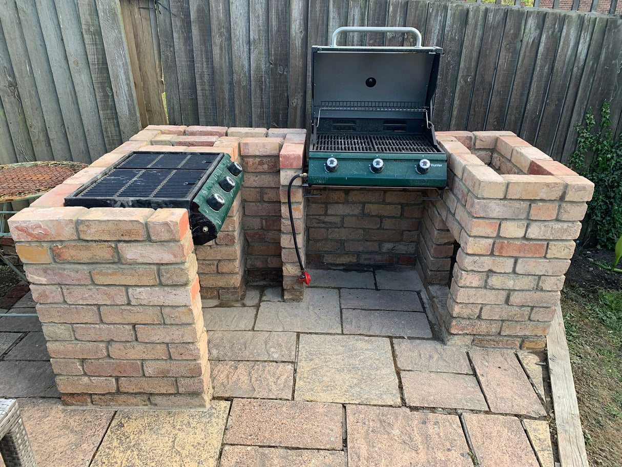 Reclaimed Refractory Furnace Fire Bricks - Ideal For BBQ , Pizza Oven and Fireplaces