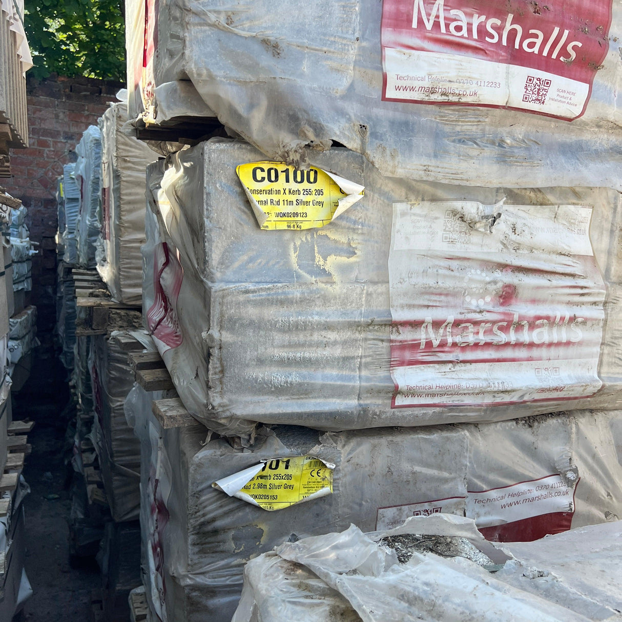 Marshall Conservation Granite Kerb Stone 255mm x 205mm External Radius Silver Grey - Reclaimed Brick Company