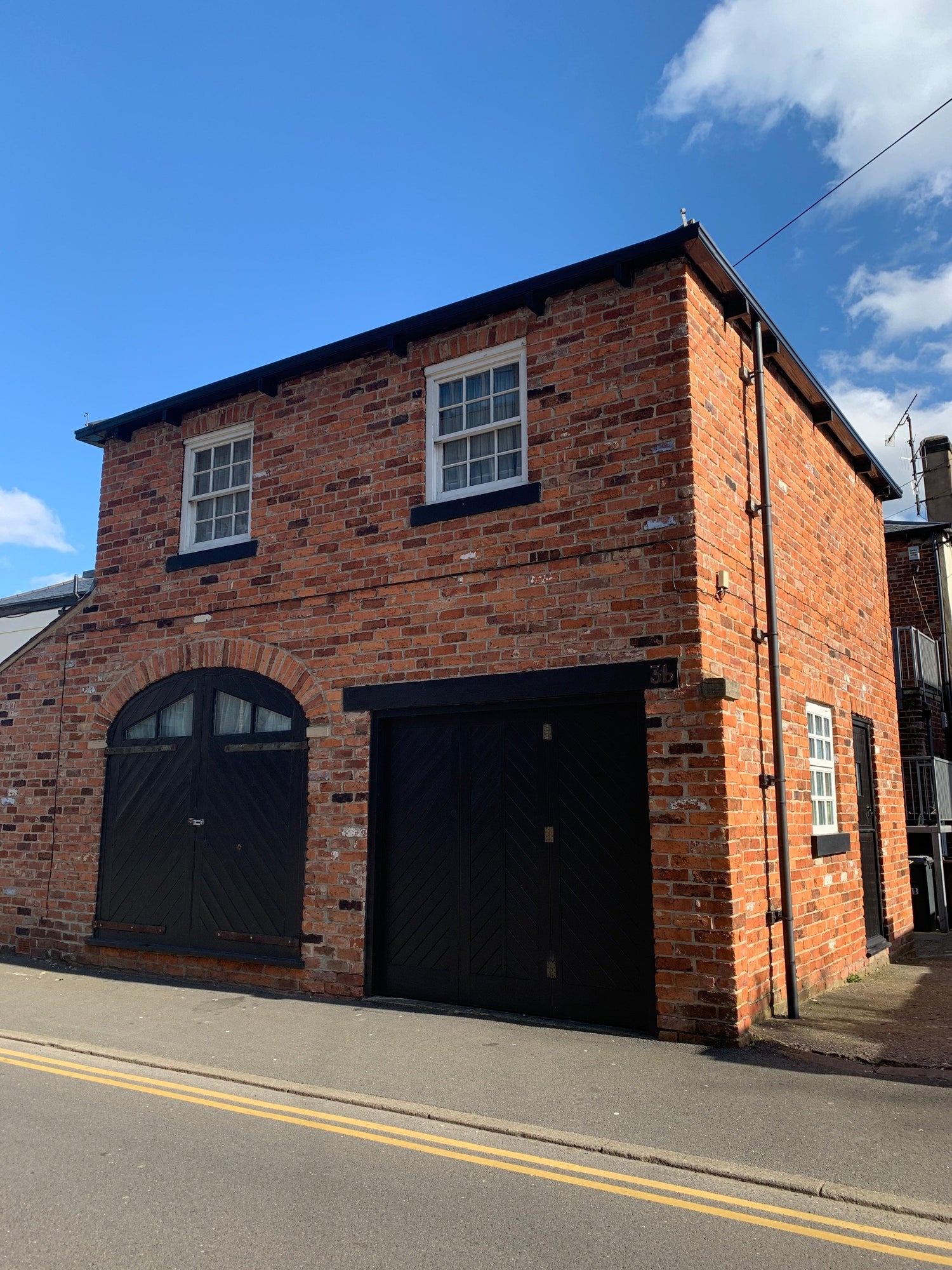 Office & Workshop Built Using Reclaimed Bricks, Sheffield - Reclaimed Brick Company