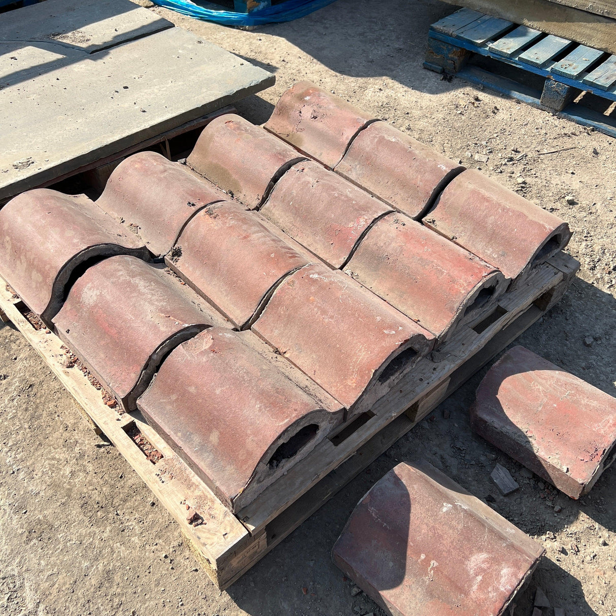 Reclaimed 12” Round Wall Coping Bricks - Batch of 4 Linear Meters - Reclaimed Brick Company