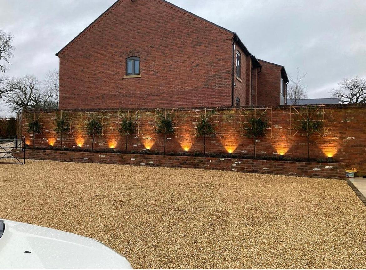 Reclaimed Brick Courtyard Wall, Tonbridge, Kent - Reclaimed Brick Company