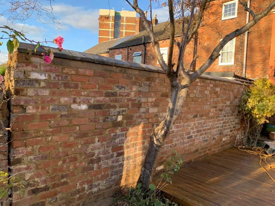 Reclaimed Brick Garden Boundary Wall, Leeds - Reclaimed Brick Company