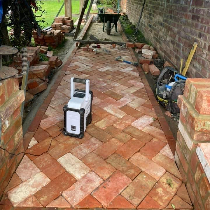 Reclaimed Clay Paving Bricks | Pack of 250 Bricks | Free Delivery - Reclaimed Brick Company