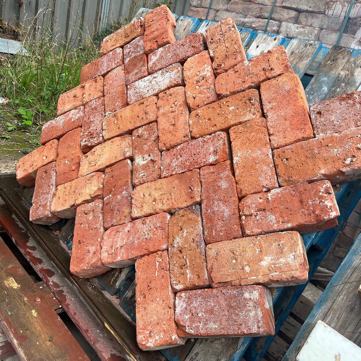 Reclaimed Clay Paving Bricks | Pack of 250 Bricks - Reclaimed Brick Company