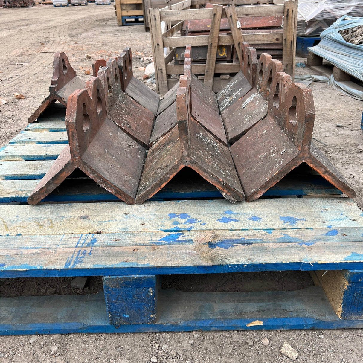 Reclaimed Clover Leaf Red Clay Ridge Tiles - Job Lot - Reclaimed Brick Company