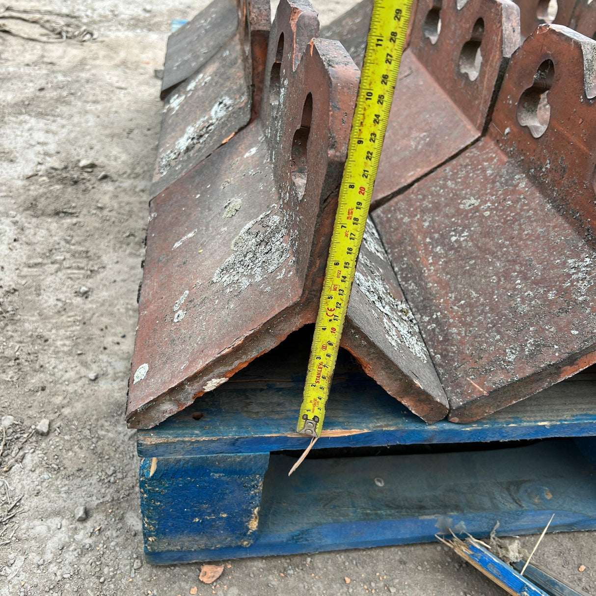 Reclaimed Clover Leaf Red Clay Ridge Tiles - Job Lot - Reclaimed Brick Company