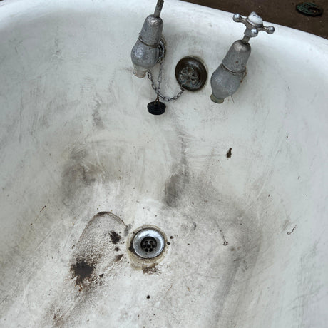 Reclaimed Free-Standing White Cast Iron Bath Tub with Feet - Reclaimed Brick Company