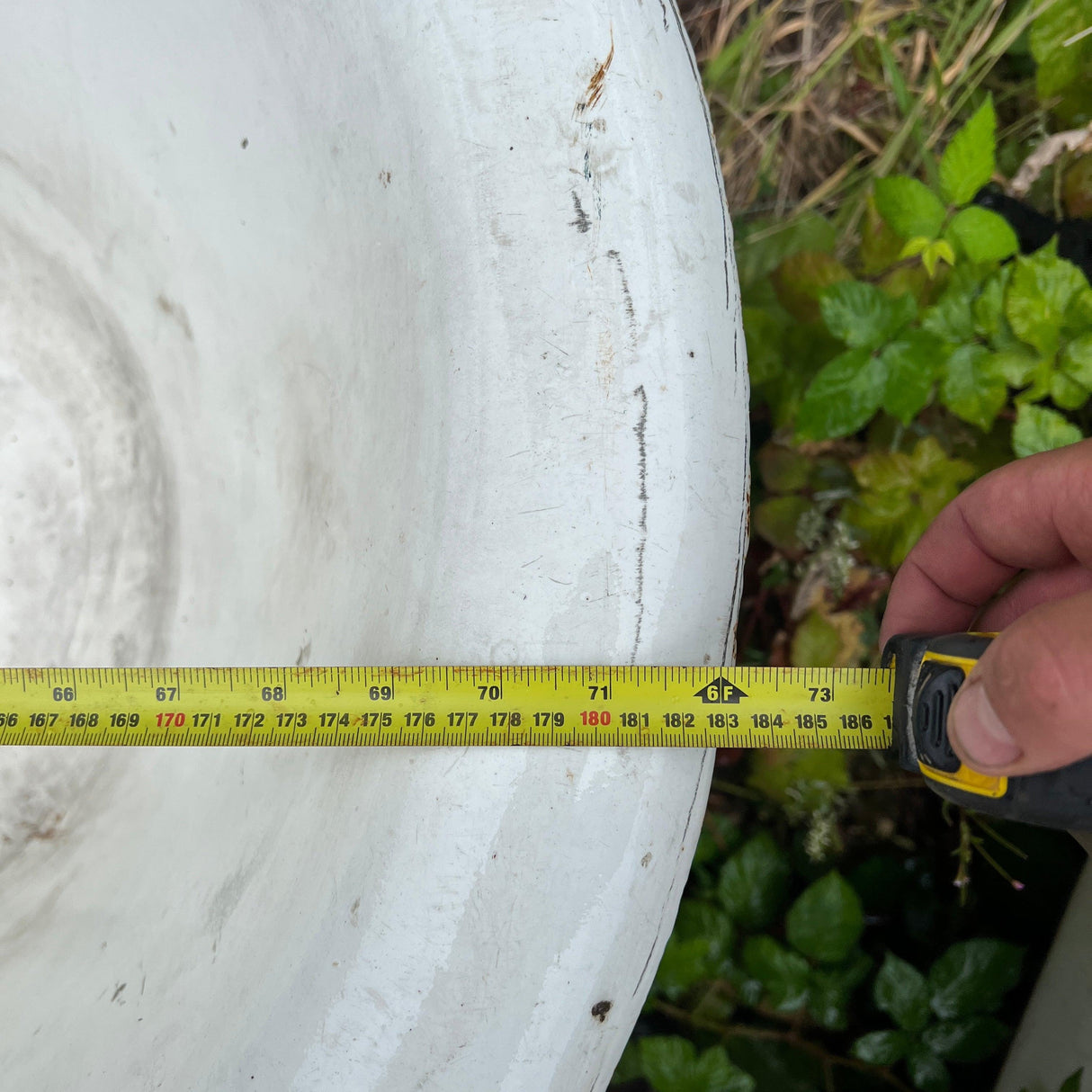 Reclaimed Free-Standing White Cast Iron Bath Tub with Feet - Reclaimed Brick Company