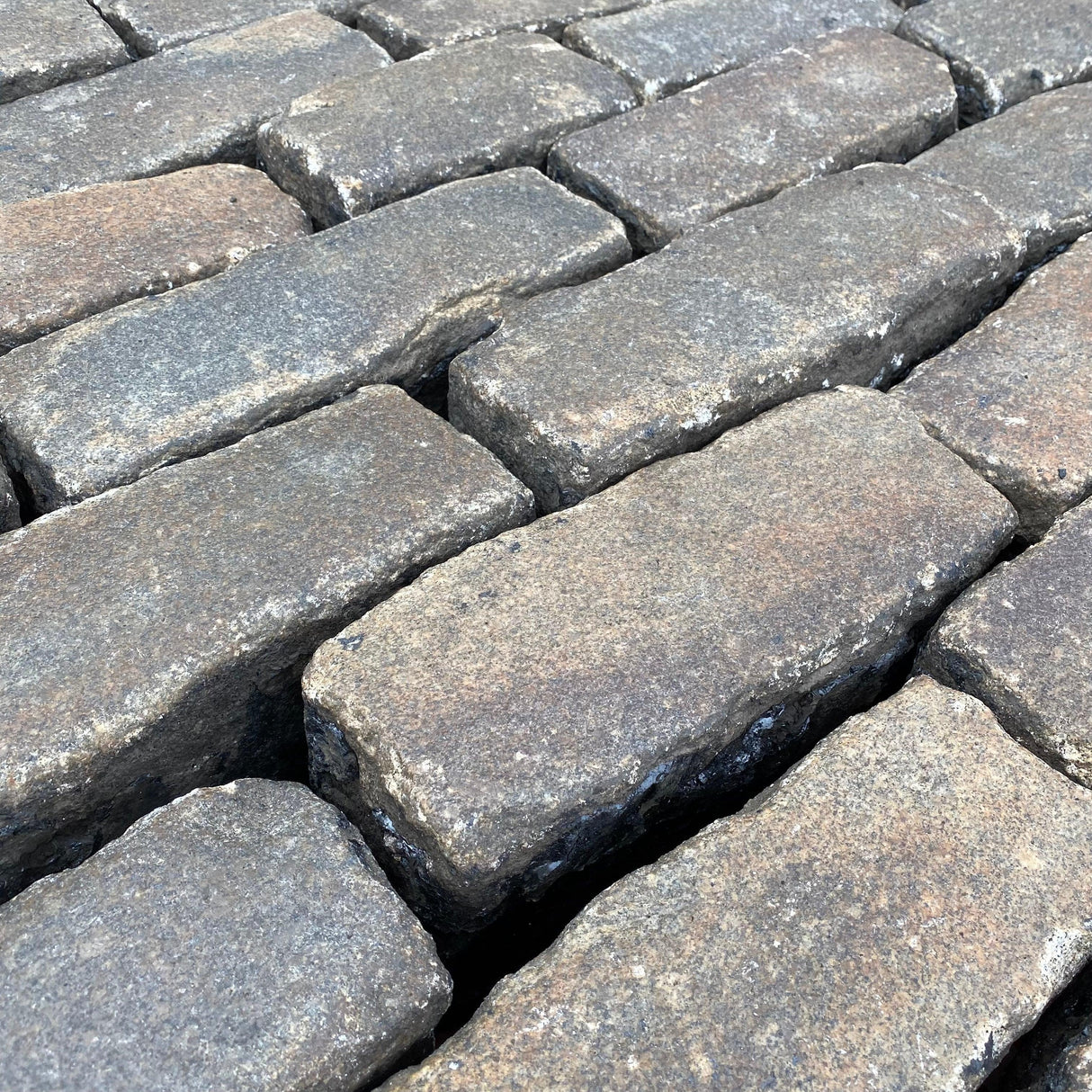 Reclaimed Granite Cobbles / Setts - Elongated - Reclaimed Brick Company