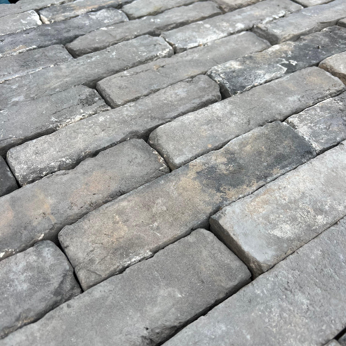 length of stone bricks lined up