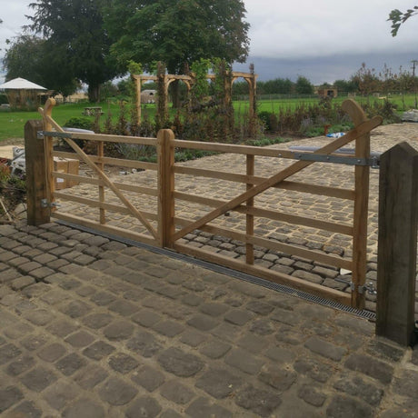 Reclaimed Grit Stone Cobbles - Reclaimed Brick Company