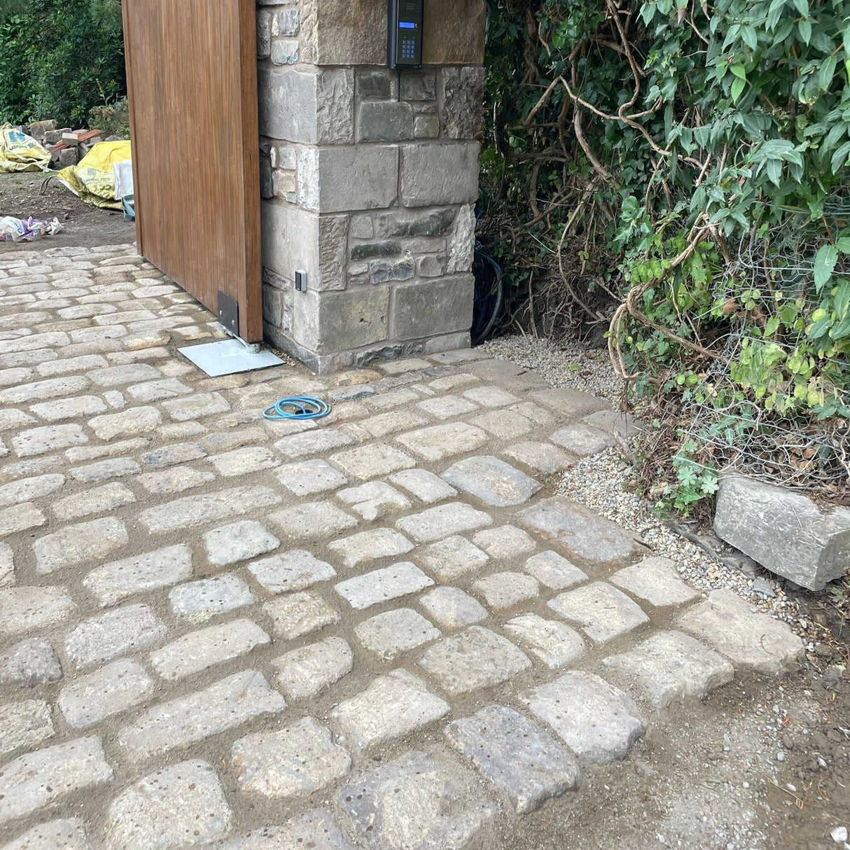 Reclaimed Grit Stone Cobbles - Reclaimed Brick Company