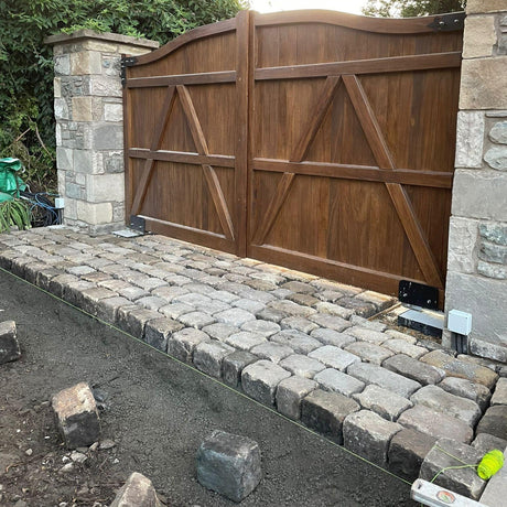 Reclaimed Grit Stone Cobbles - Reclaimed Brick Company