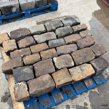 Reclaimed Grit Stone Cobbles / Setts - Reclaimed Brick Company