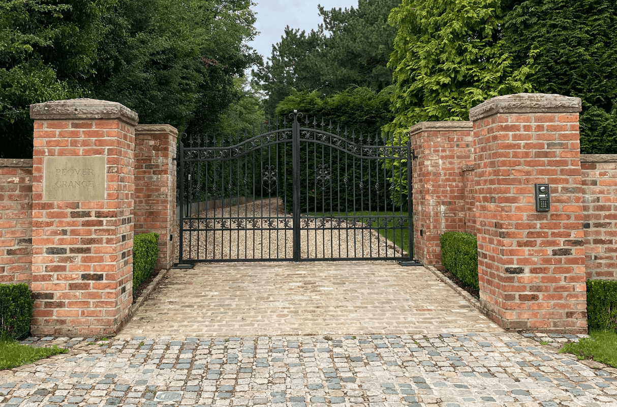 Reclaimed Handmade Farmhouse Imperial Bricks | Pack of 250 Bricks | Free Delivery - Reclaimed Brick Company