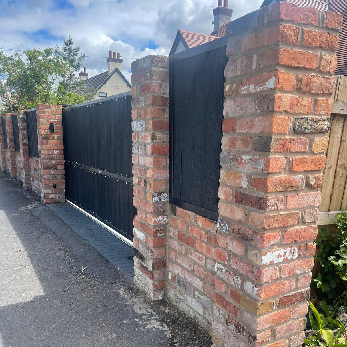 Reclaimed Handmade Farmhouse Imperial Bricks | Pack of 250 Bricks | Free Delivery - Reclaimed Brick Company