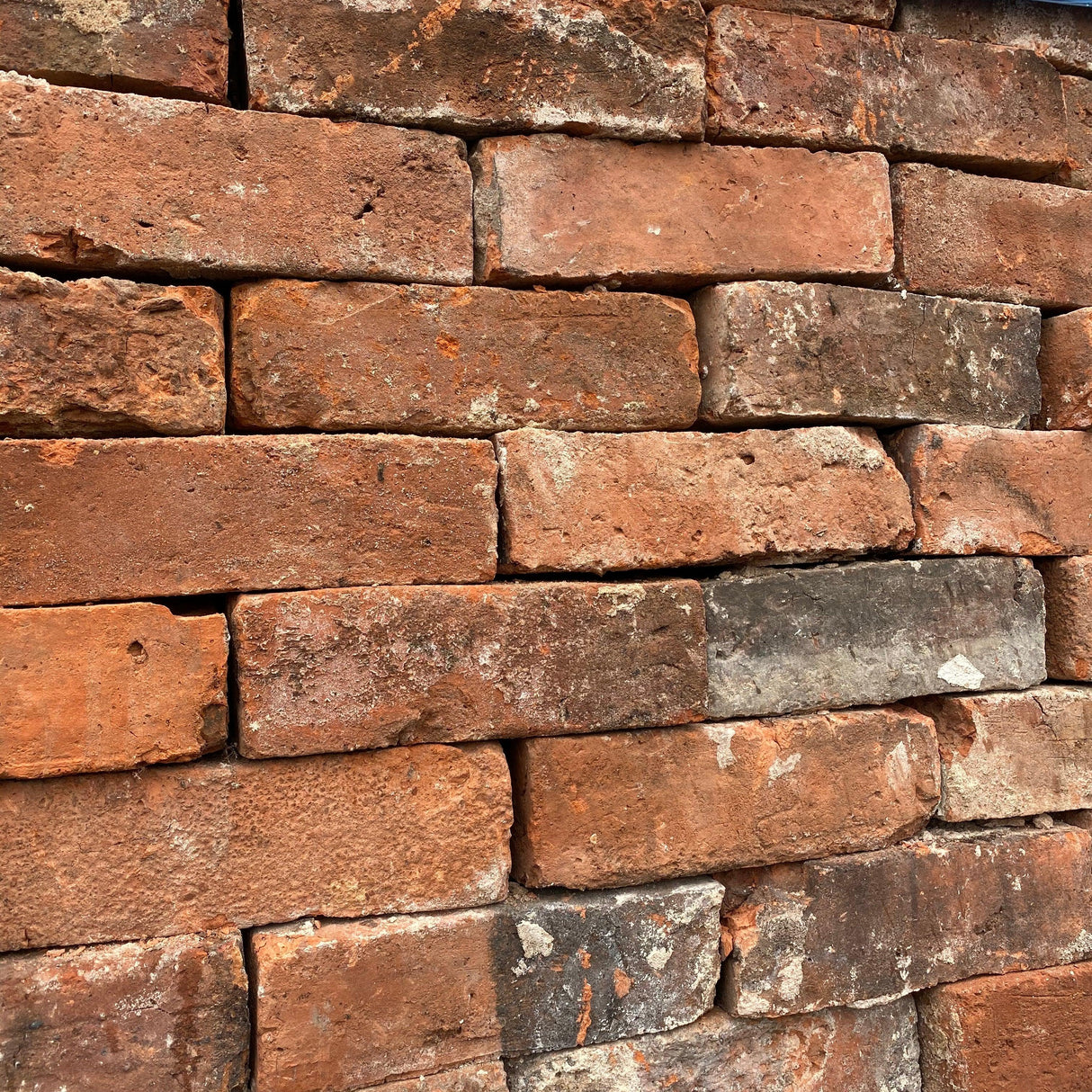 Reclaimed Handmade Farmhouse Imperial Bricks | Pack of 250 Bricks | Free Delivery - Reclaimed Brick Company