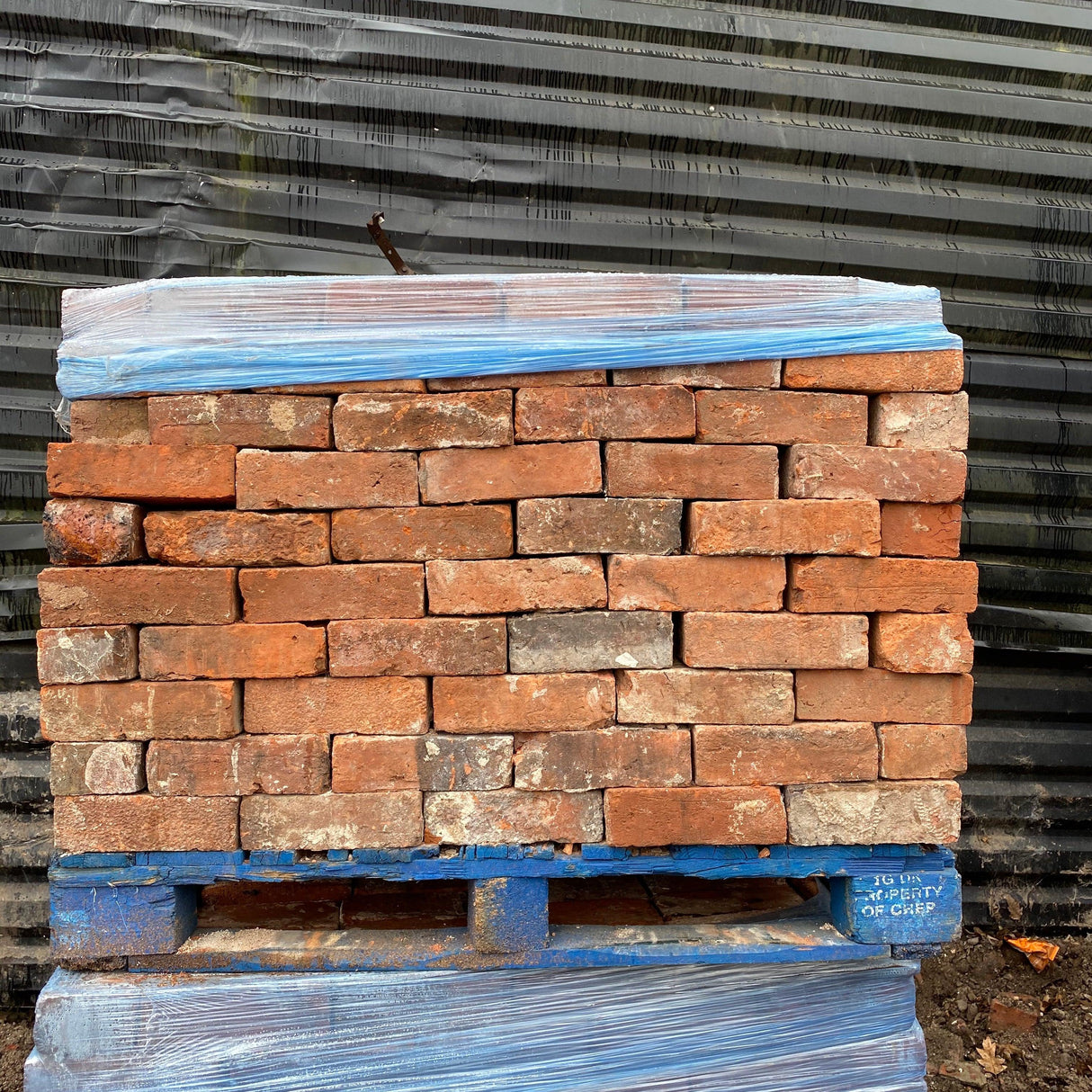 Reclaimed Handmade Farmhouse Imperial Bricks | Pack of 250 Bricks | Free Delivery - Reclaimed Brick Company