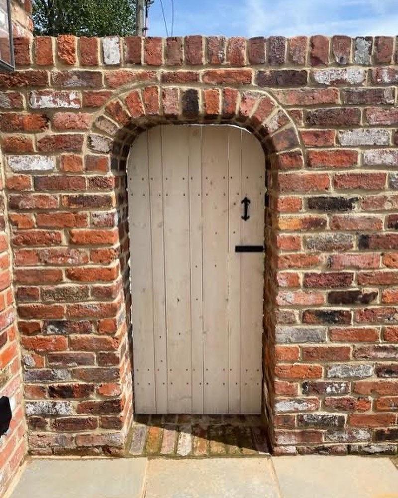 Reclaimed Imperial Weathered Handmade Bricks | Pack of 250 Bricks | Free Delivery - Reclaimed Brick Company