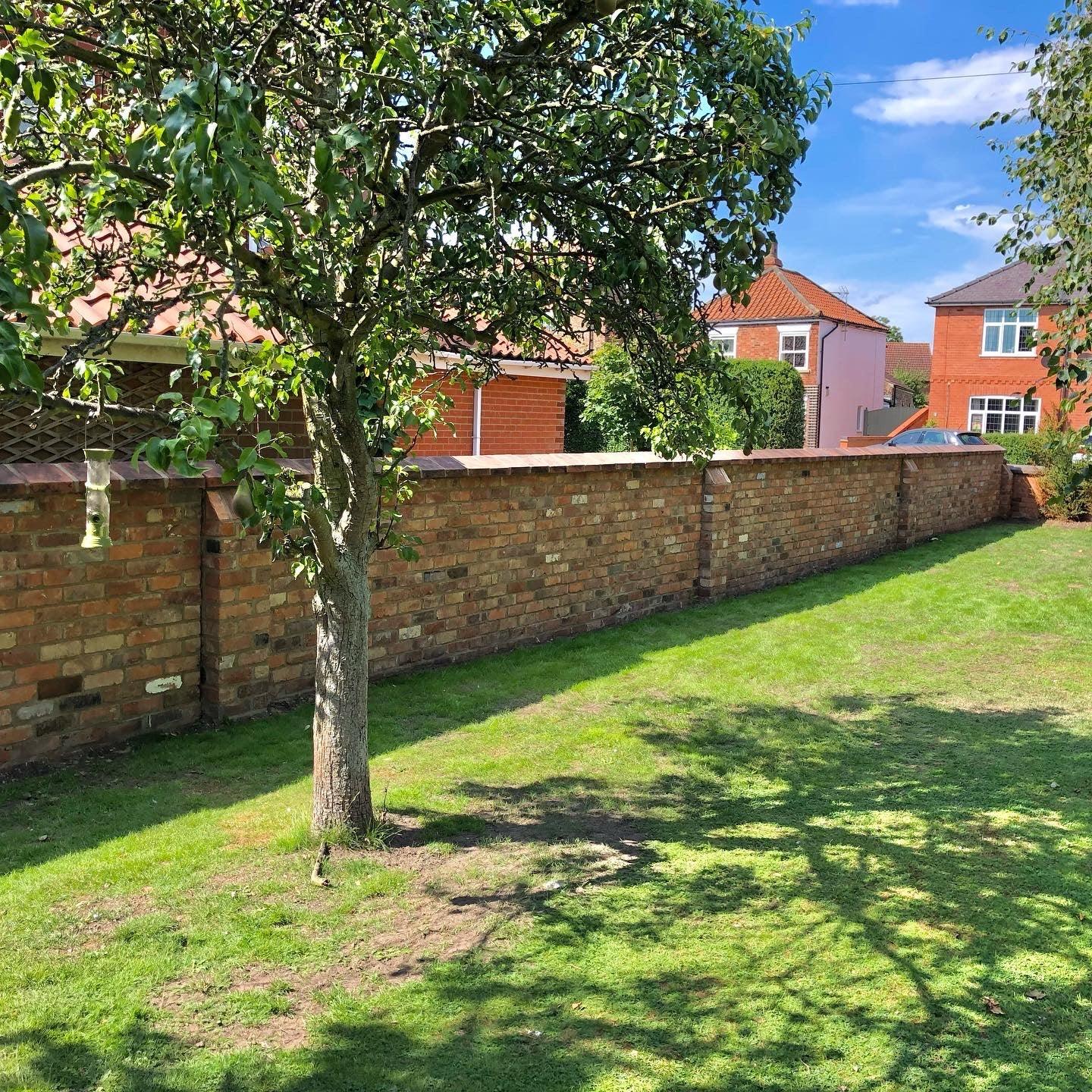 Reclaimed Industrial Blend Brick Garden Wall, Taunton, Somerset - Reclaimed Brick Company