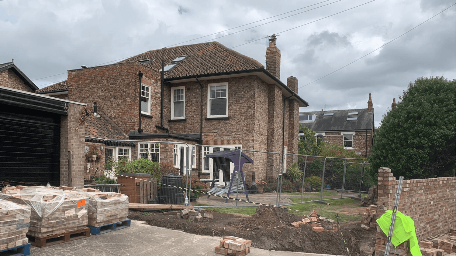 Reclaimed Brick Garden Wall
