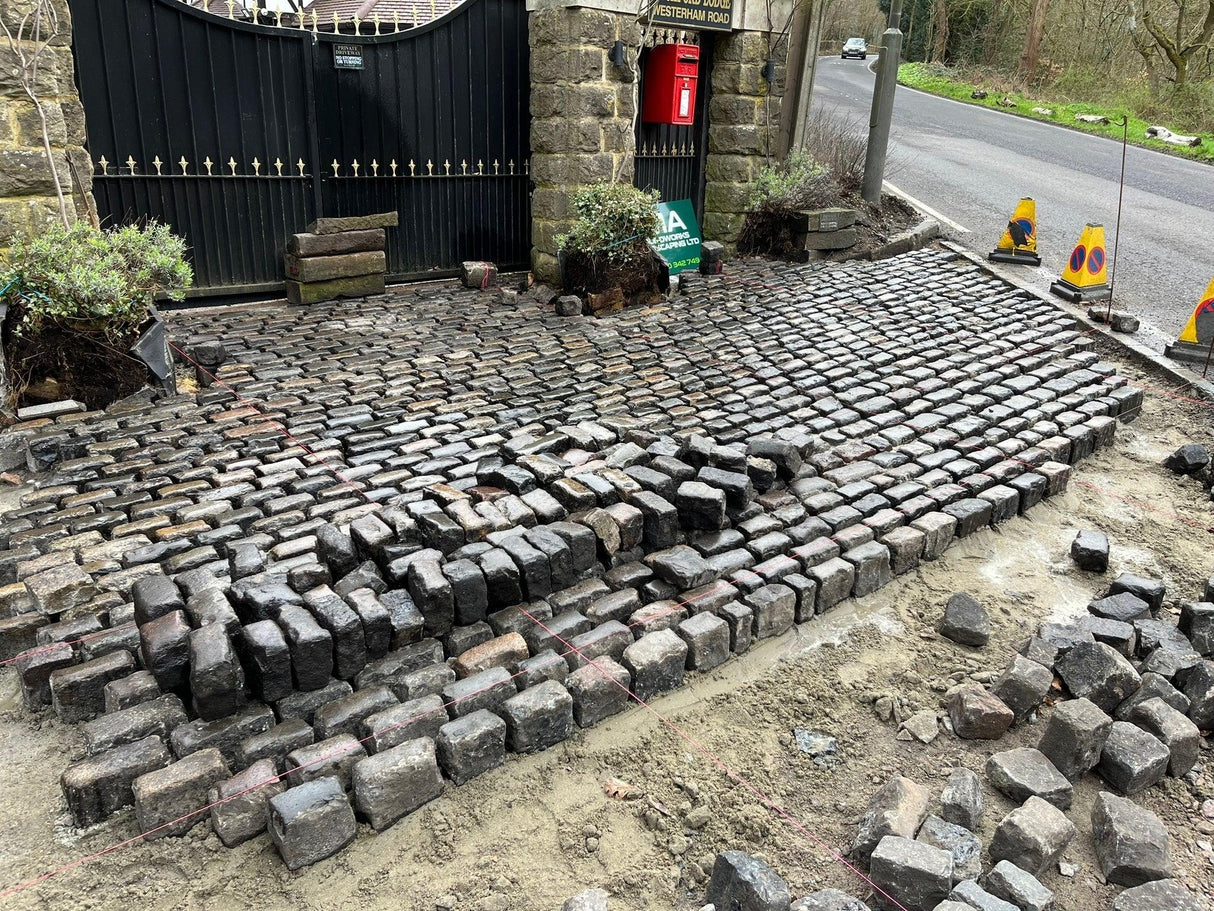 Reclaimed Manchester Mixed Granite Stone Cobble / Setts - Reclaimed Brick Company