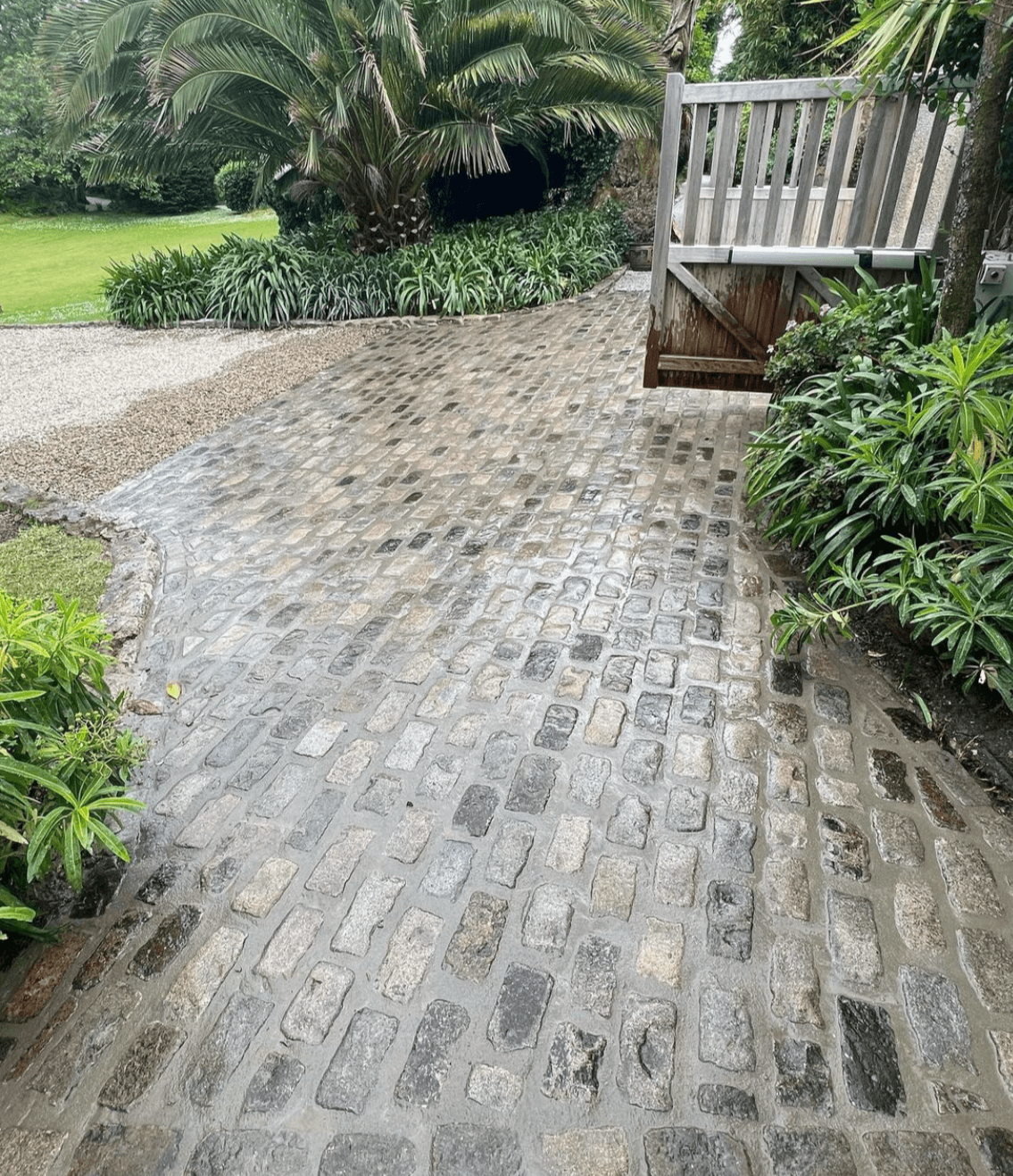 Reclaimed Mixed Granite Stone Cobble / Setts - Reclaimed Brick Company