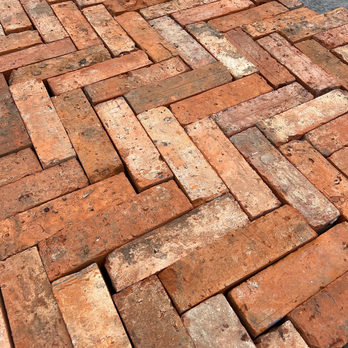 Reclaimed Narrow Patio Edging Bricks - Reclaimed Brick Company
