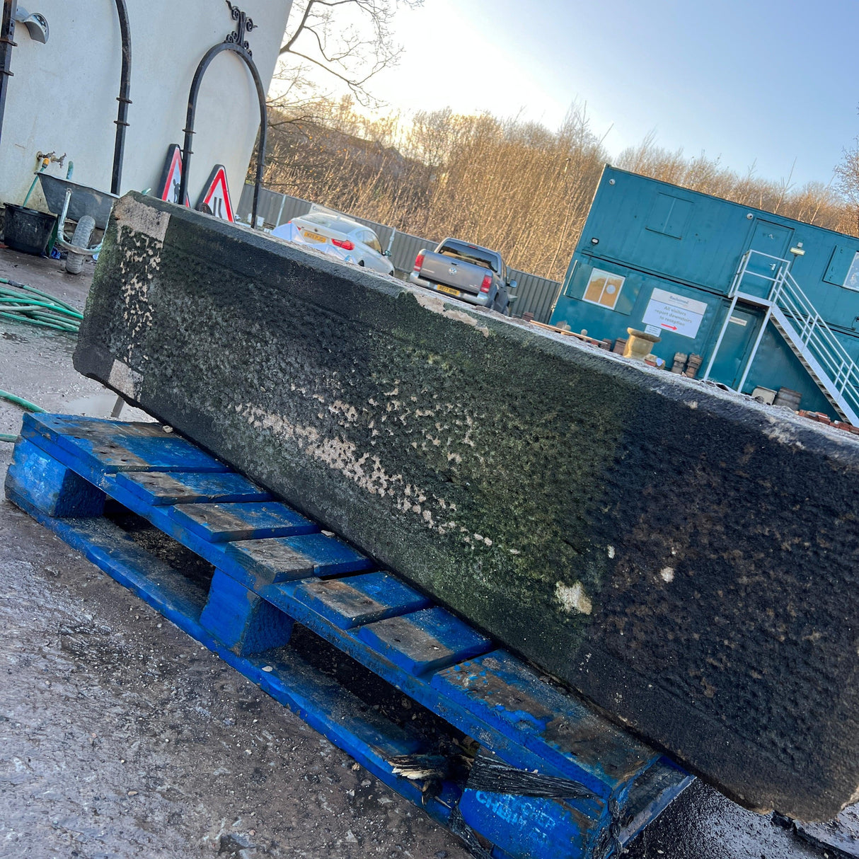 Stone Gateway Pillar - Reclaimed Brick Company