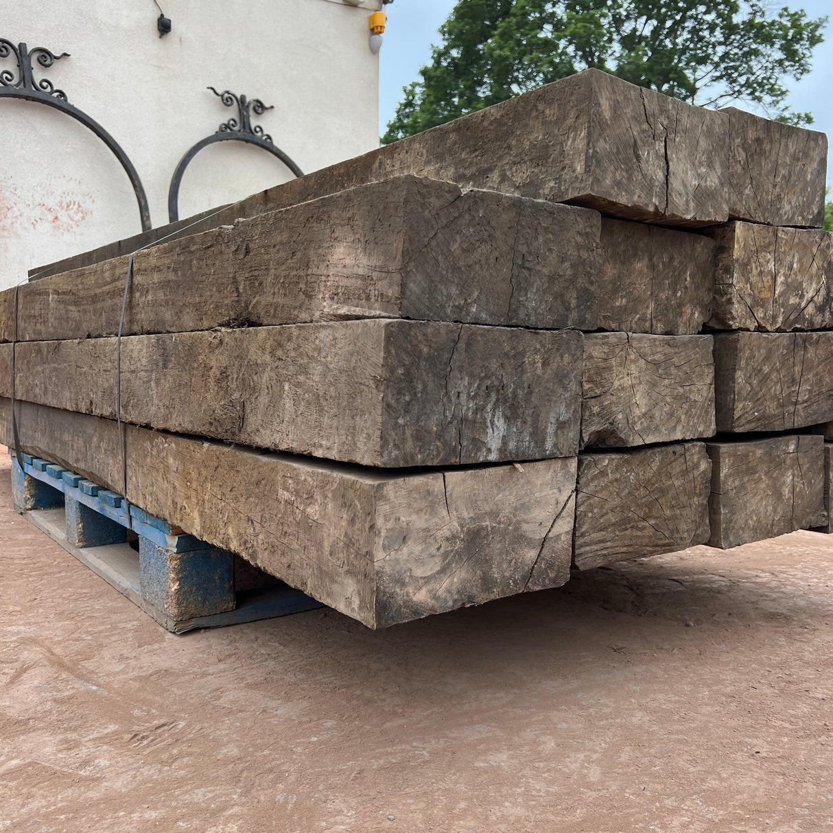 Reclaimed Oak Timber Railway Sleeper - 8.5ft Grade AA - Reclaimed Brick Company