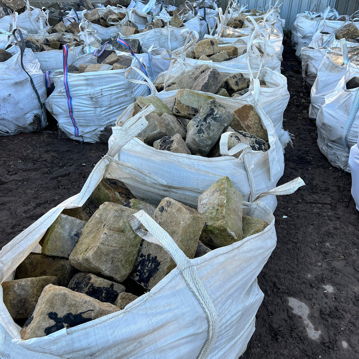 Pale Grit Stone Courtyard - Reclaimed Brick Company