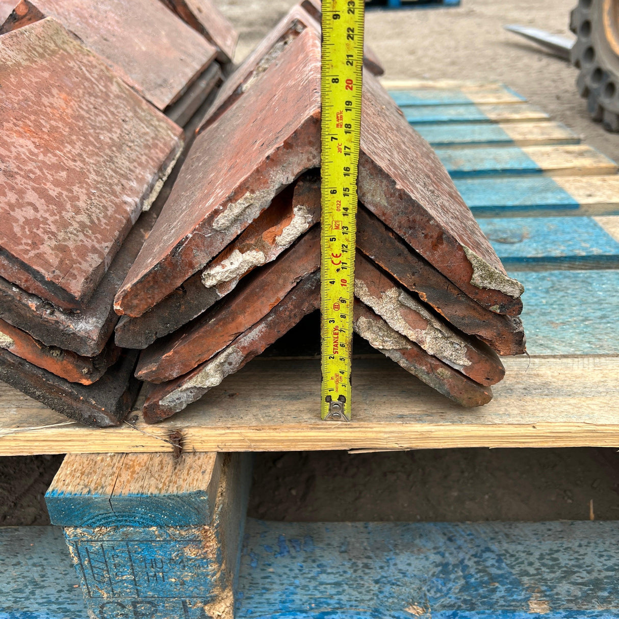 Reclaimed Plain Angle 90 Degrees Clay Roof Ridge Tiles - Job Lot - Reclaimed Brick Company