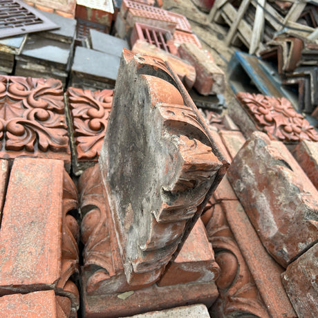 Reclaimed Red Decorative Corner Brick - Reclaimed Brick Company