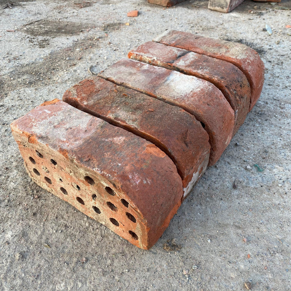 Reclaimed Red Single Bullnose Bricks - Reclaimed Brick Company