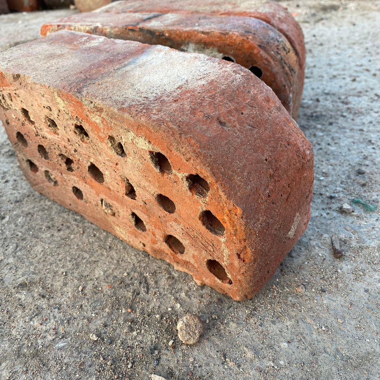 Reclaimed Red Single Bullnose Bricks - Reclaimed Brick Company