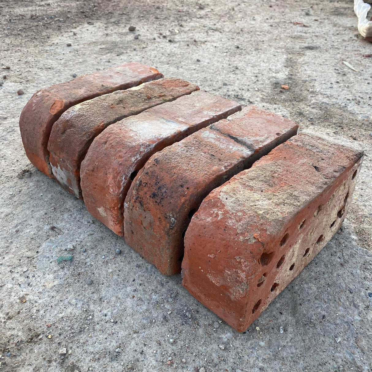 Reclaimed Red Single Bullnose Bricks - Reclaimed Brick Company