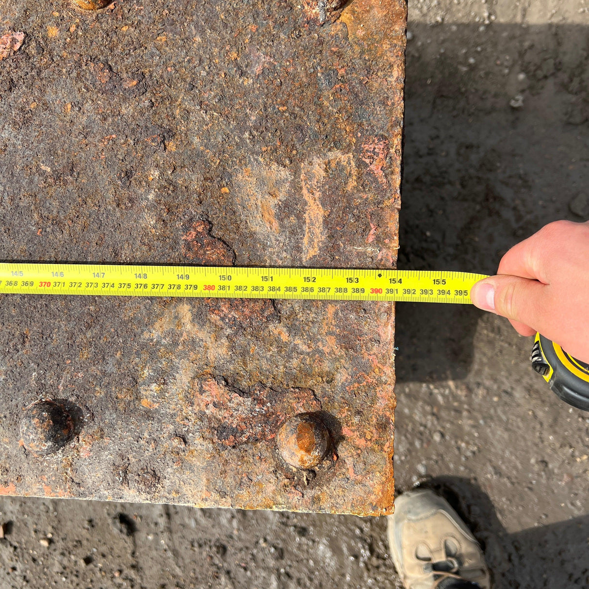 Reclaimed Riveted 1860’s Steel Beam - 8900cm - Reclaimed Brick Company