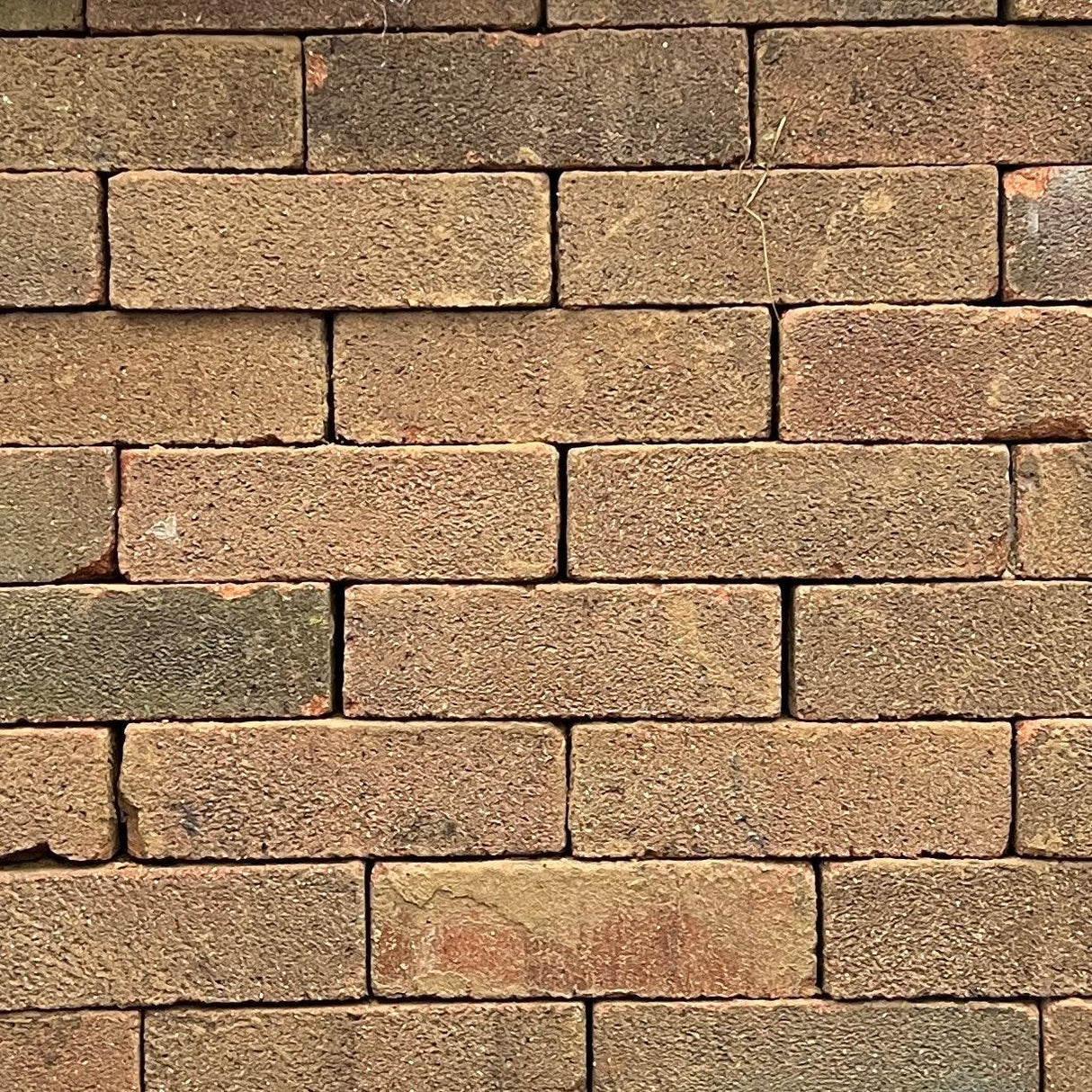 Reclaimed Rustic Texture Imperial Brick - Reclaimed Brick Company