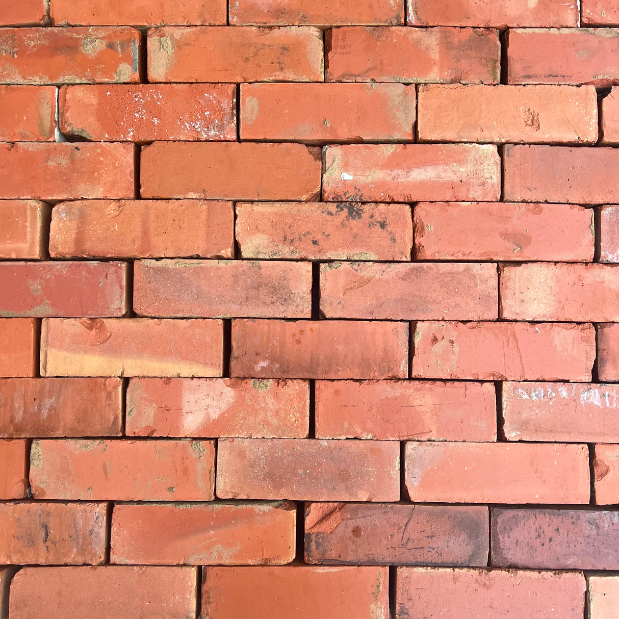 Reclaimed Smooth Red Wirecut Bricks | Pack of 250 Brick | Free Delivery - Reclaimed Brick Company