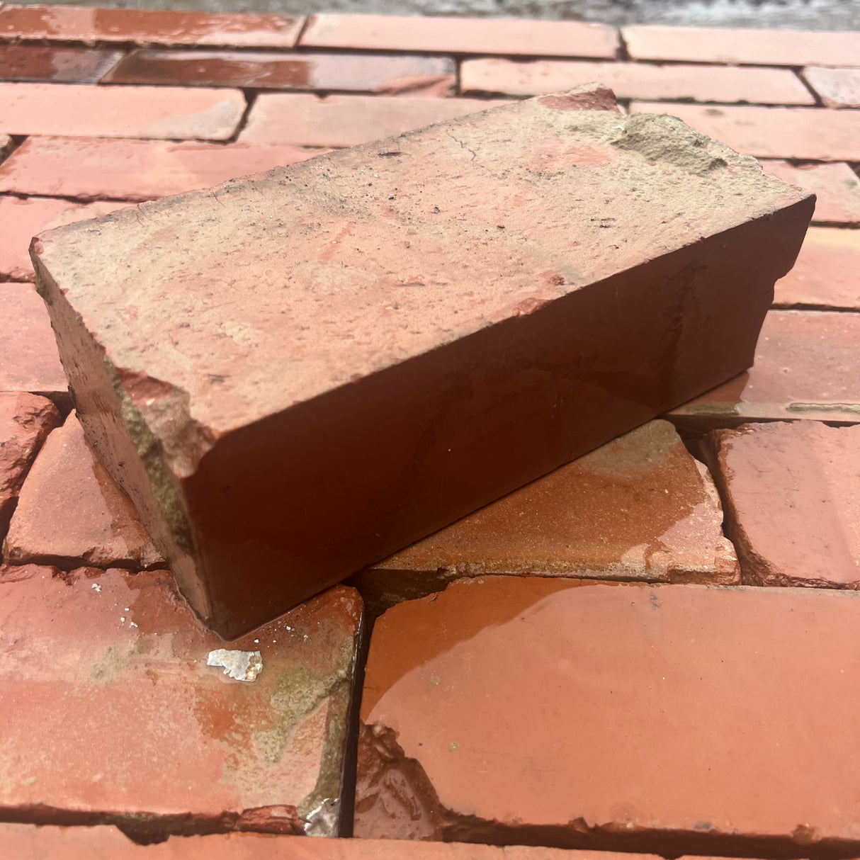 Reclaimed Smooth Red Wirecut Bricks | Pack of 250 Brick | Free Delivery - Reclaimed Brick Company