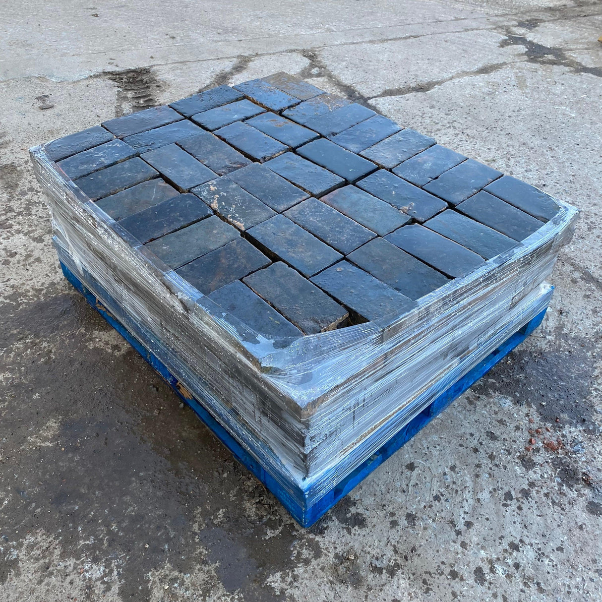 Reclaimed Staffordshire Blue Paving Bricks - Pack of 260 - Reclaimed Brick Company