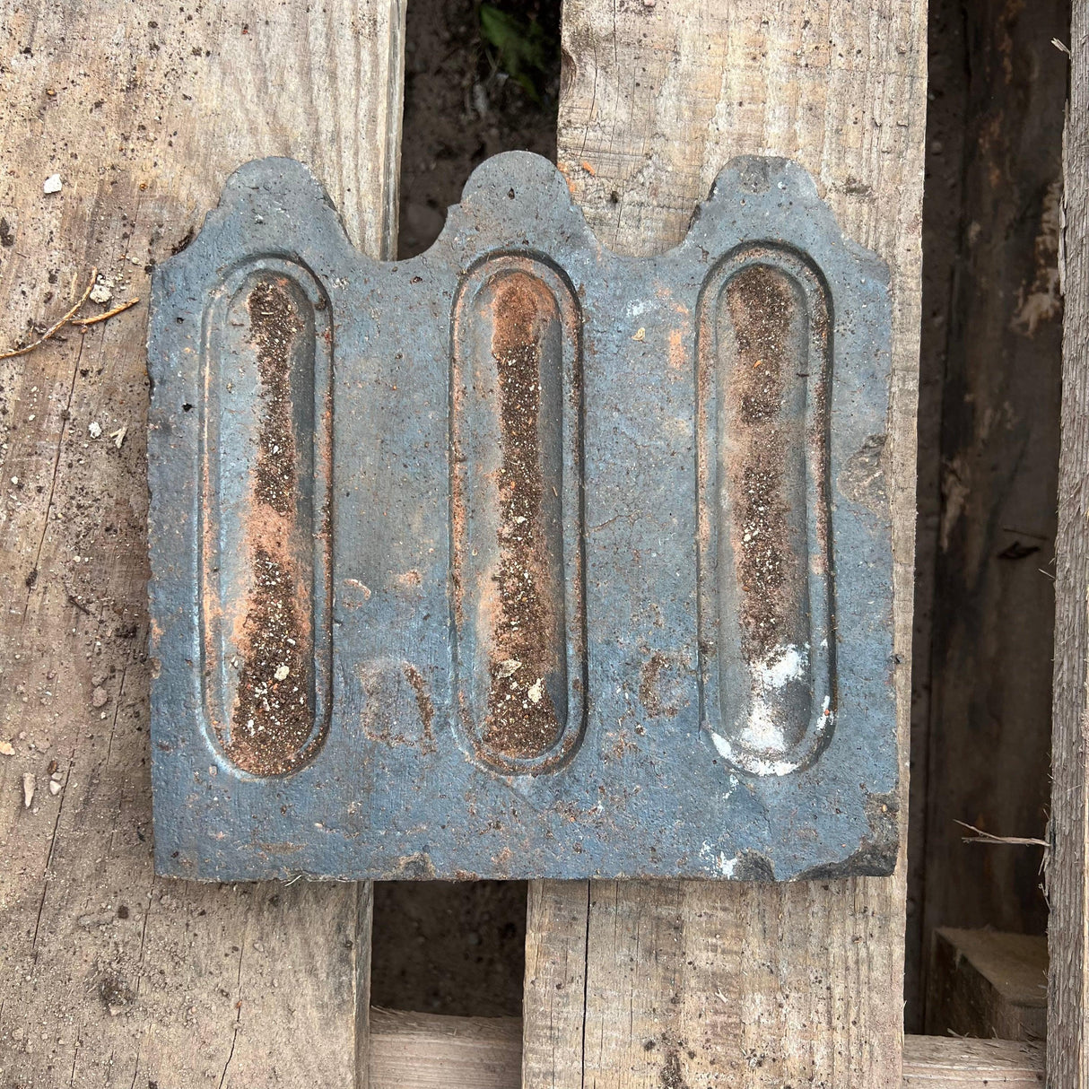 Reclaimed Staffordshire Blue Victorian Cathedral Garden Edging Tiles - 22.7 Linear Meters (Job Lot) - Reclaimed Brick Company