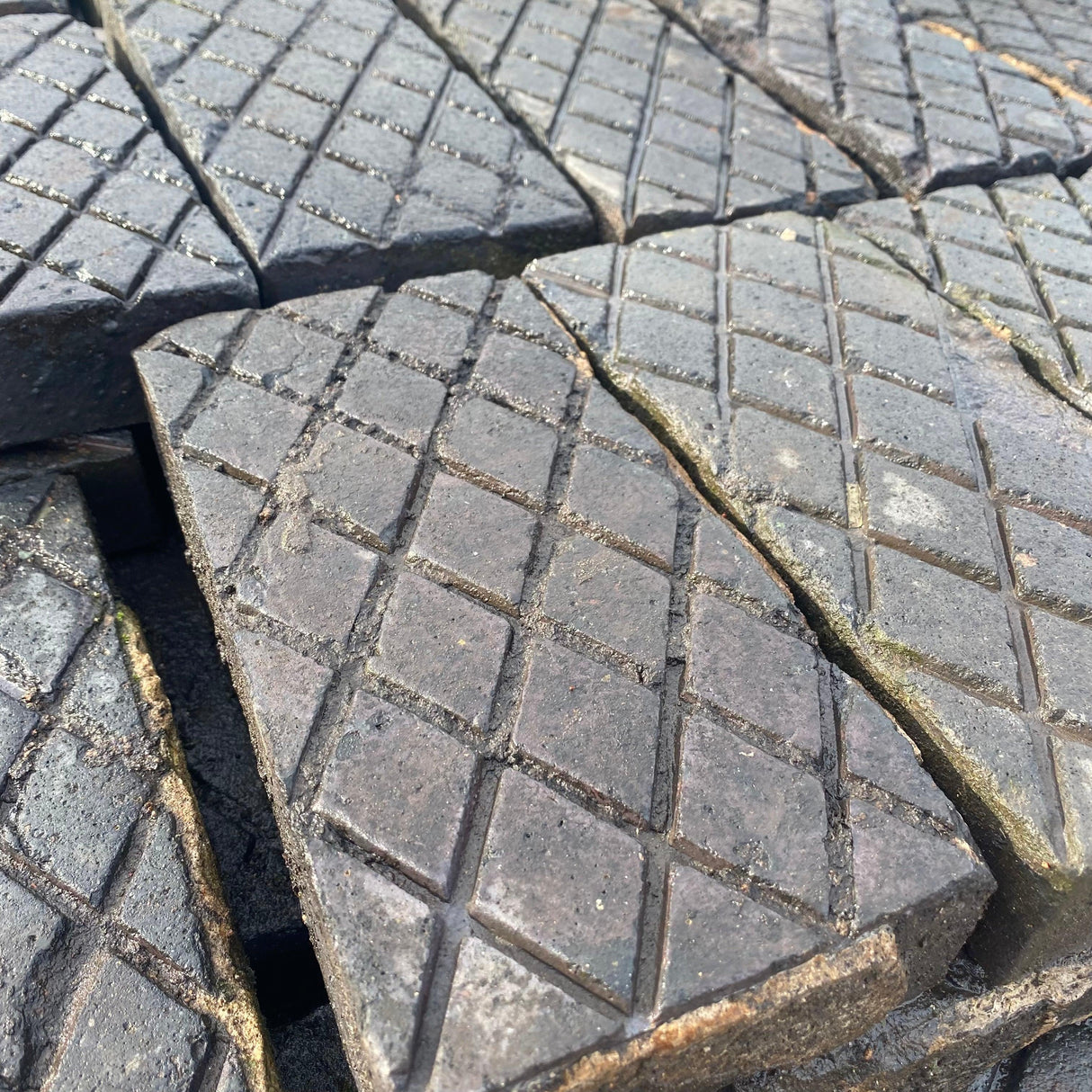 Reclaimed Staffordshire Blue Victorian Diamond Paving Bricks - Pack of 190 - Reclaimed Brick Company