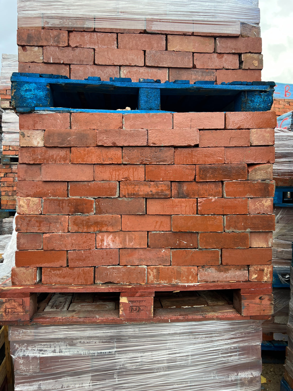 Reclaimed Stairfoot Red Facing Brick | Pack of 250 Bricks | Free Delivery - Reclaimed Brick Company