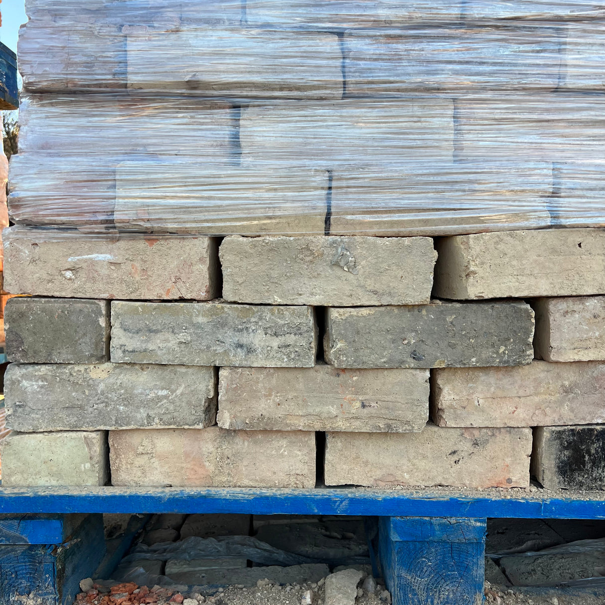 Reclaimed Suffolk White Gault Handmade Bricks | Pack of 250 Bricks | Free Delivery - Reclaimed Brick Company