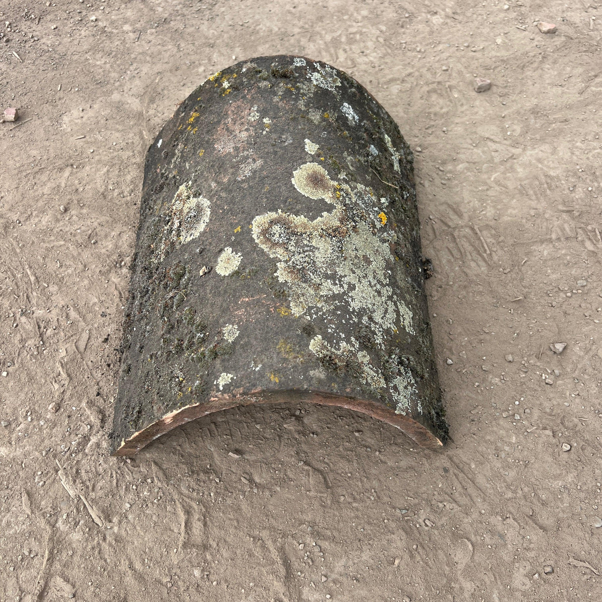 Reclaimed Weathered Hogback Clay Ridge Roof Tile