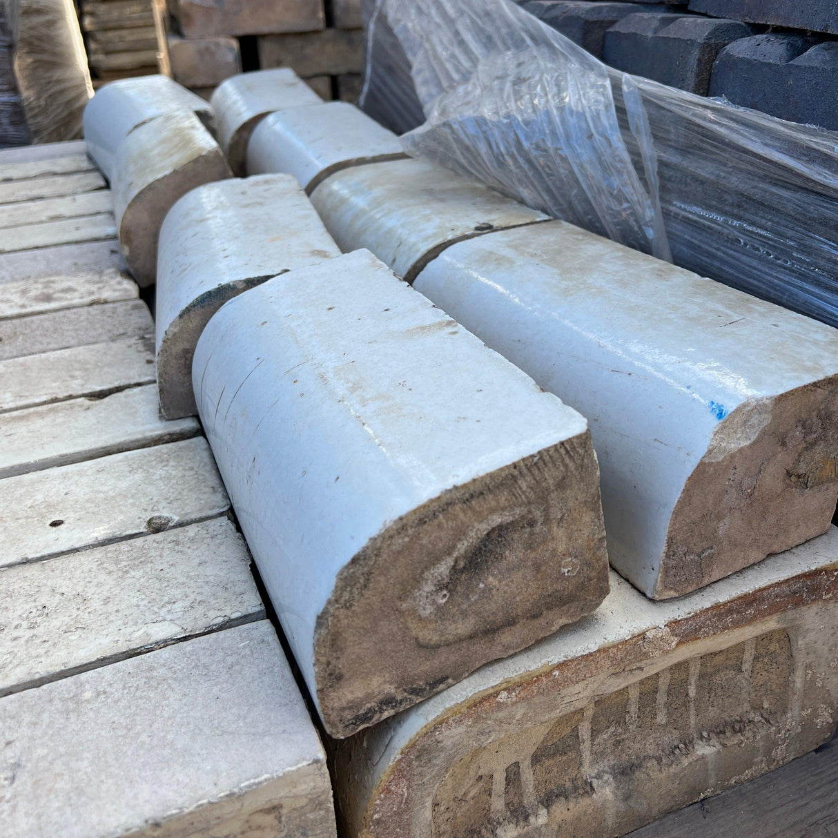 Reclaimed White Glazed Bullnose Plinth Brick - Reclaimed Brick Company