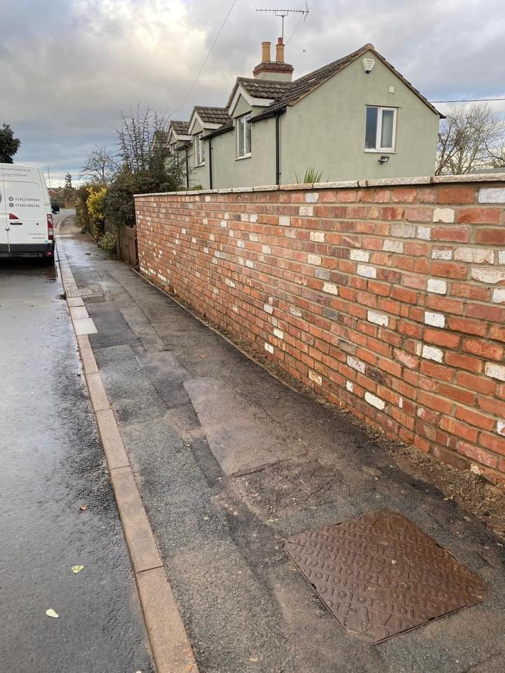 Reclaimed Wirecut Brick Wall, Nottingham, Nottinghamshire - Reclaimed Brick Company