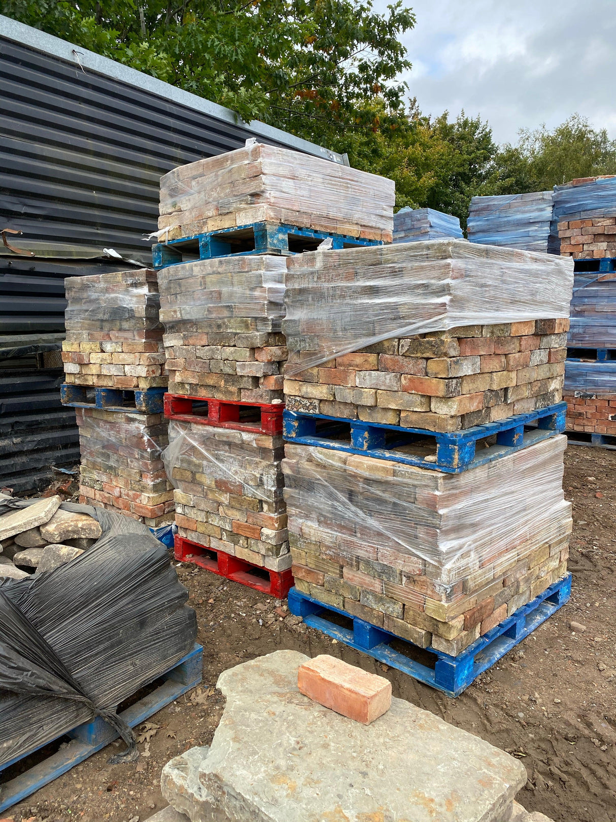 Reclaimed York Yellow Multi Clamp Bricks | Pack of 250 Bricks - Reclaimed Brick Company