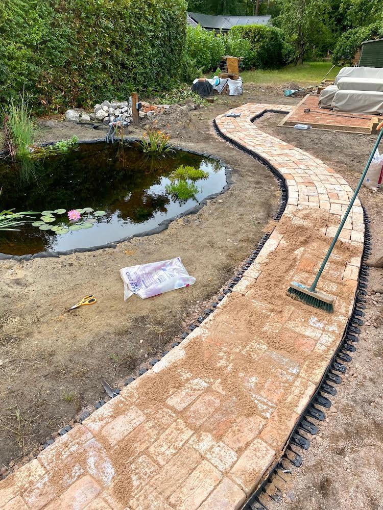 Suntrap City Garden with Victorian Paving Bricks in Central London - Reclaimed Brick Company